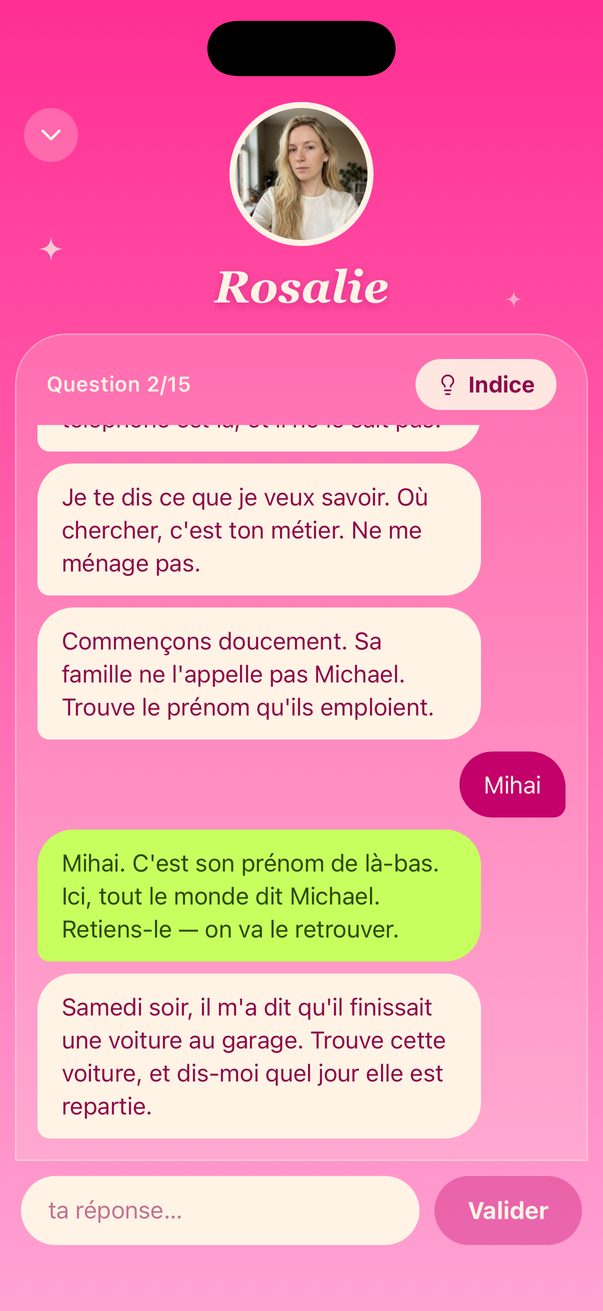 La conversation d'enquête de Busted : elle pose une question, le joueur tape sa réponse.
